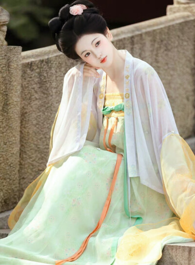 仙气飘飘何所似，天地一沙鸥。