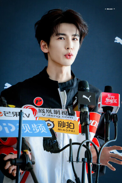 cr.MAMORU·张凌赫