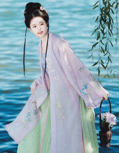 仙气飘飘何所似，天地一沙鸥。