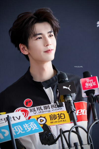 cr.WildBluebell·张凌赫