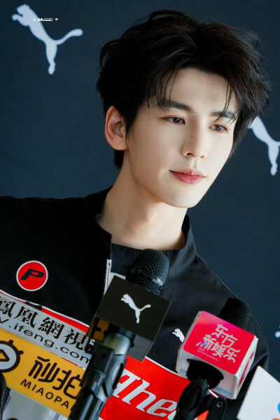 cr.MAMORU·张凌赫