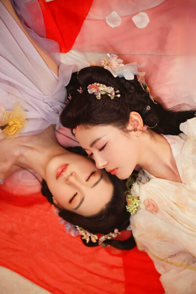 赵晴/傅冬暖｜在你眉梢种红豆