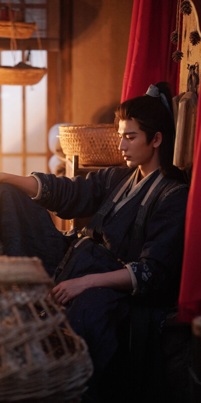 张凌赫《逐玉》谢征