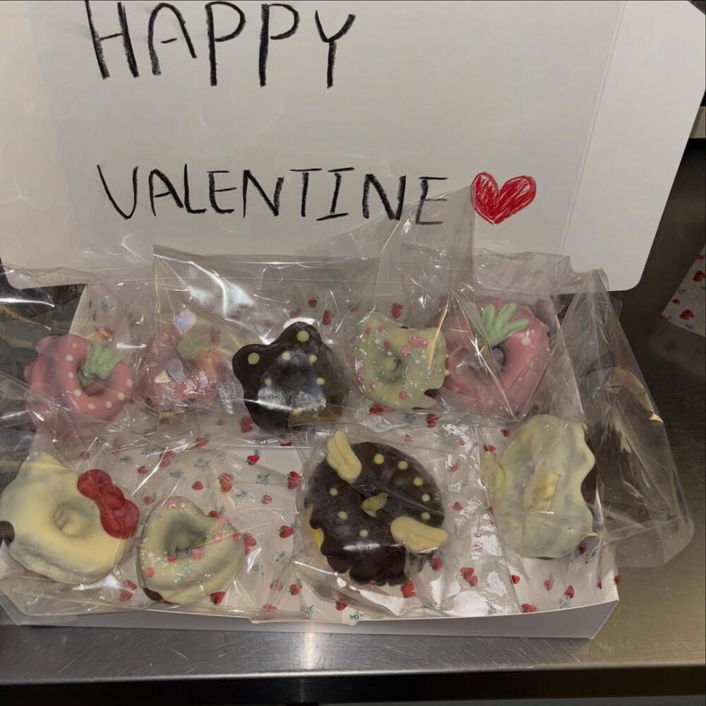 可爱甜甜圈甜品