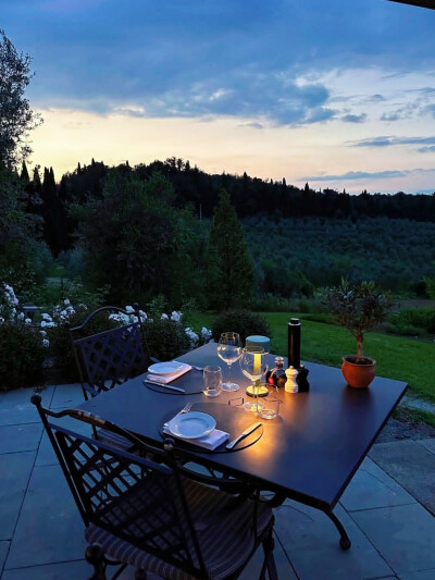 日常
一镜揉蓝浅