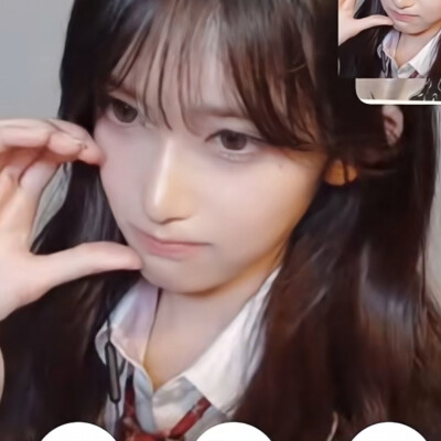 你抱着我掉眼泪说这世界太复杂