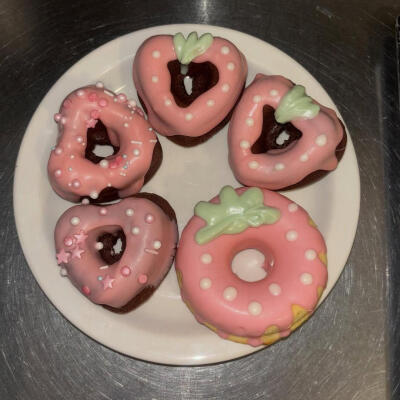 可爱甜甜圈甜品