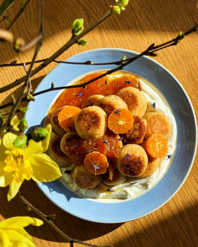 日常
一镜揉蓝浅