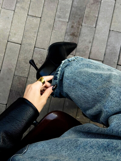 日常
一镜揉蓝浅