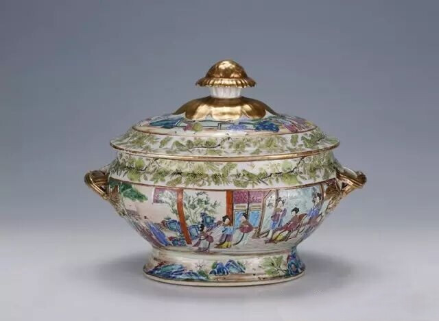 金代 青玉透雕一路连科带扣
观复博物馆藏
