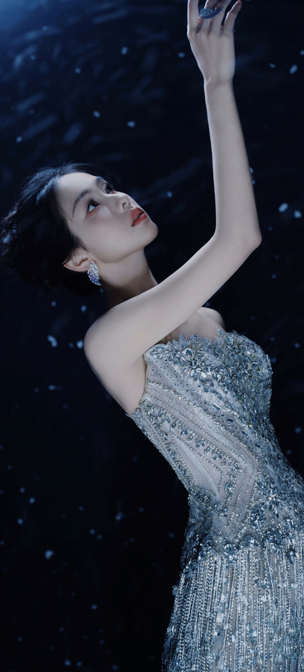 陈都灵
