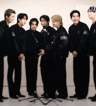 防弹少年团
260312 netflix
©HSY-V