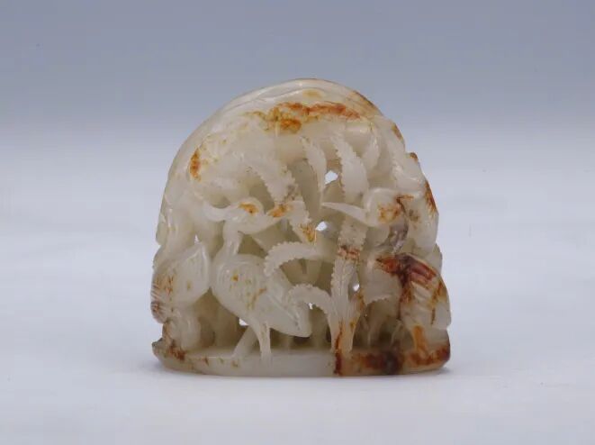 元代   白玉透雕鹭鸶莲花纹帽顶
观复博物馆藏
