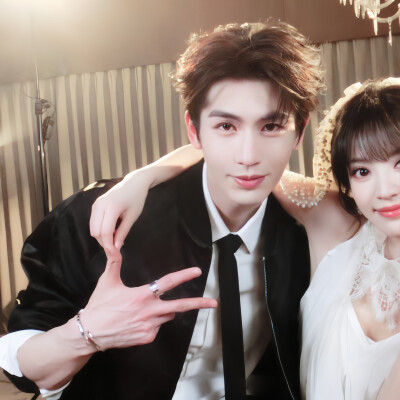 逐玉
张凌赫·田曦薇