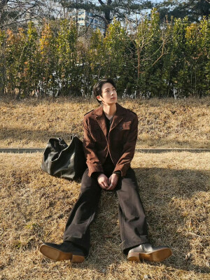 260228
金硕珍更新ins