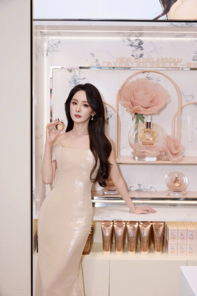 杨幂/巴黎卡诗全球品牌代言人