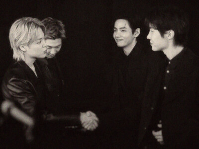 防弹少年团
260312 netflix
©HSY-V