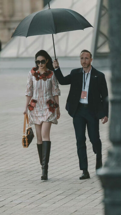 刘亦菲 Louis Vuitton 2026 FW 巴黎时装周
#刘亦菲路易威登品牌代言人# ​​​
刘亦菲 × Louis Vuitton 巴黎时装周 2026.3.10
