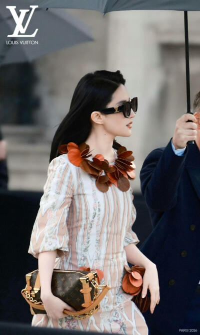 刘亦菲 Louis Vuitton 2026 FW 巴黎时装周
#刘亦菲路易威登品牌代言人# ​​​
刘亦菲 × Louis Vuitton 巴黎时装周 2026.3.10
