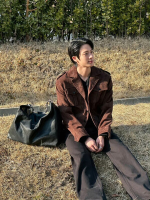 260228
金硕珍更新ins