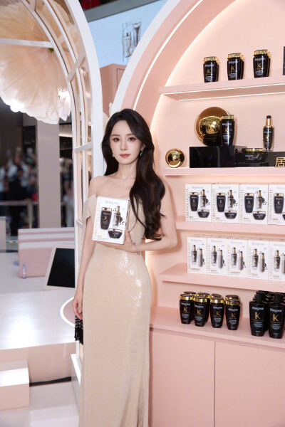 杨幂/巴黎卡诗全球品牌代言人