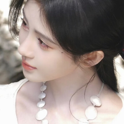 菩提泪，面上金镶玉