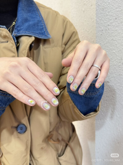 nails