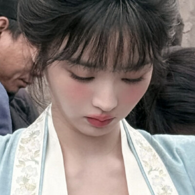 我是一只心事重重的小猪