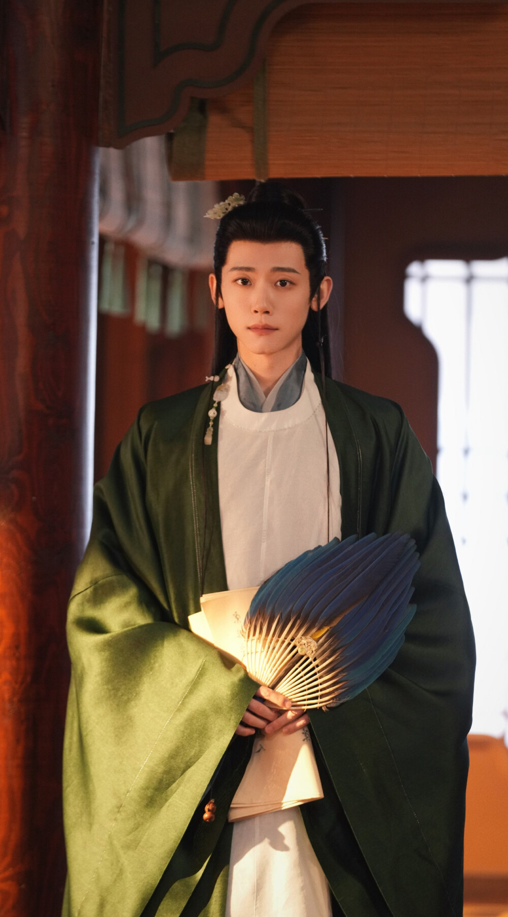 李卿《逐玉》公孙鄞