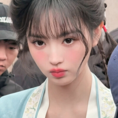 我是一只心事重重的小猪