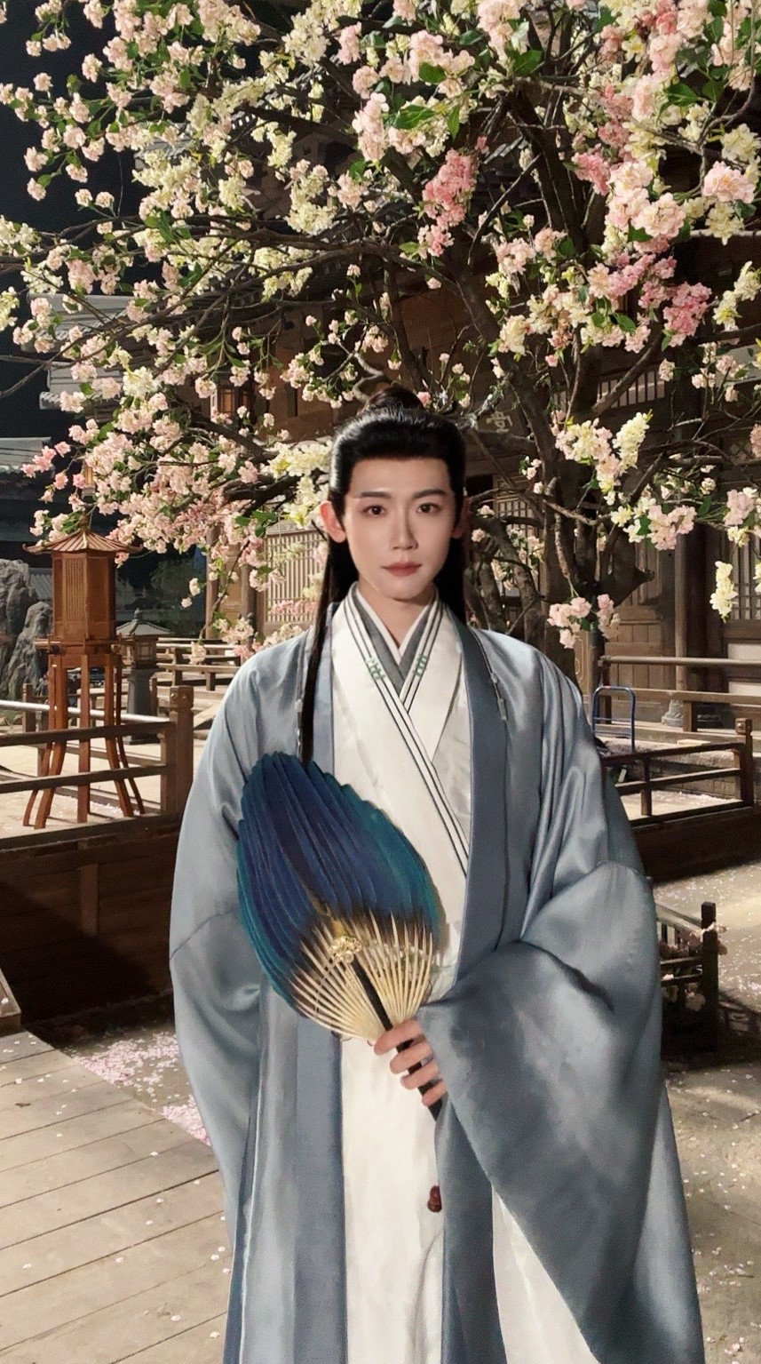 李卿《逐玉》公孙鄞