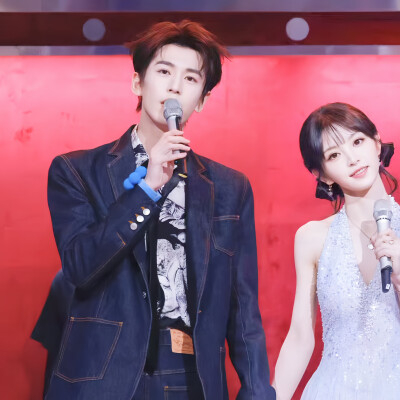 逐玉
田曦薇·张凌赫