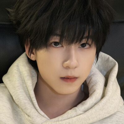 小哥哥你给我好好穿衣服