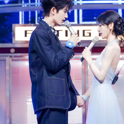 逐玉
田曦薇·张凌赫