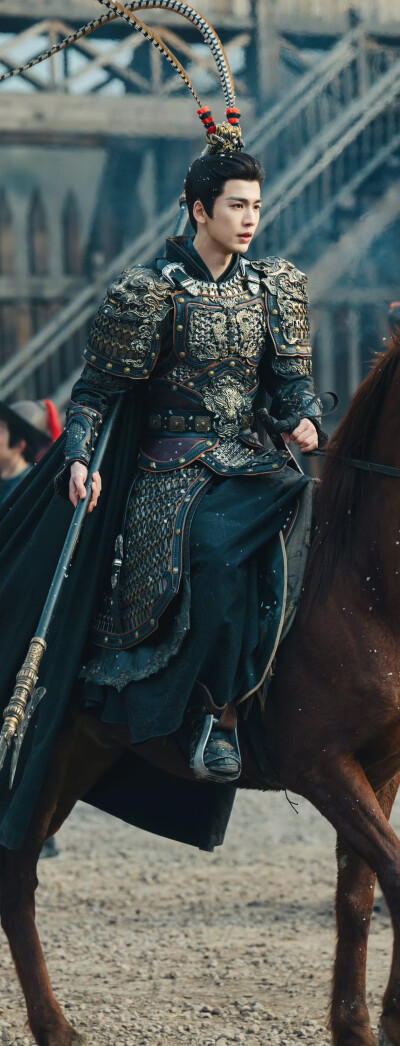 张凌赫《逐玉》谢征