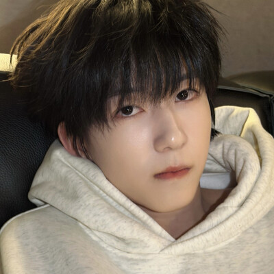 小哥哥你给我好好穿衣服