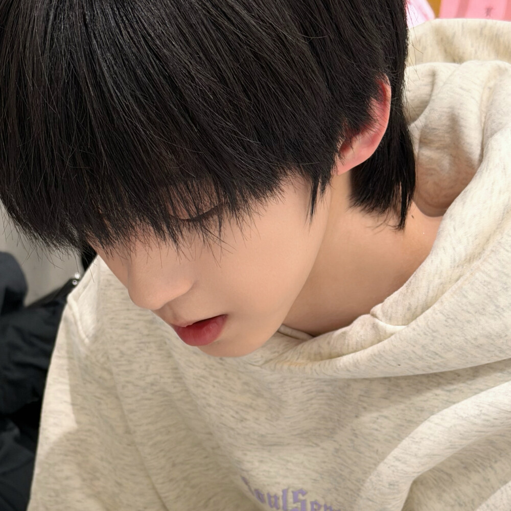 不是故意不理你的你讲话太可爱了我需要冷静