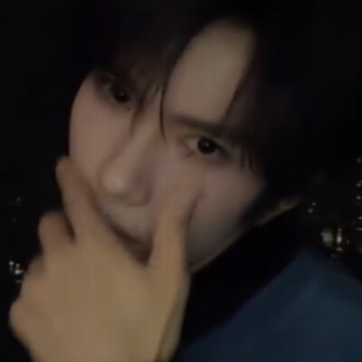 蓝衣男开始发力了