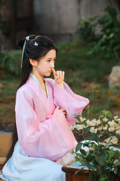 包上恩/江湖夜雨十年灯。