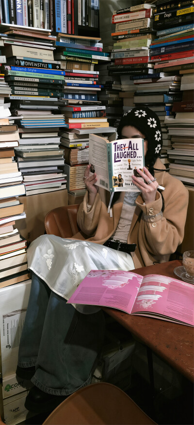 小猫会成为句号一直窝在我的脚边₍ᐢ˶˃~˂˶ᐢ₎