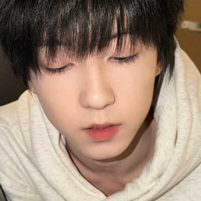 明天我将去物料截头像