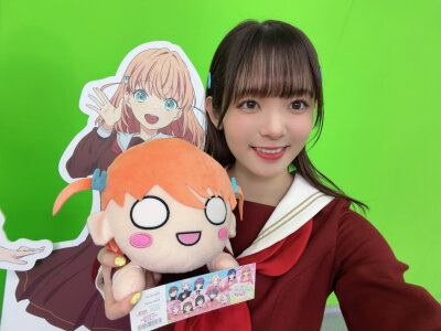 昨天的生放送，莲的30厘米趴趴要来了，钱包又要空了。