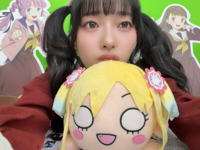 昨天的生放送，莲的30厘米趴趴要来了，钱包又要空了。