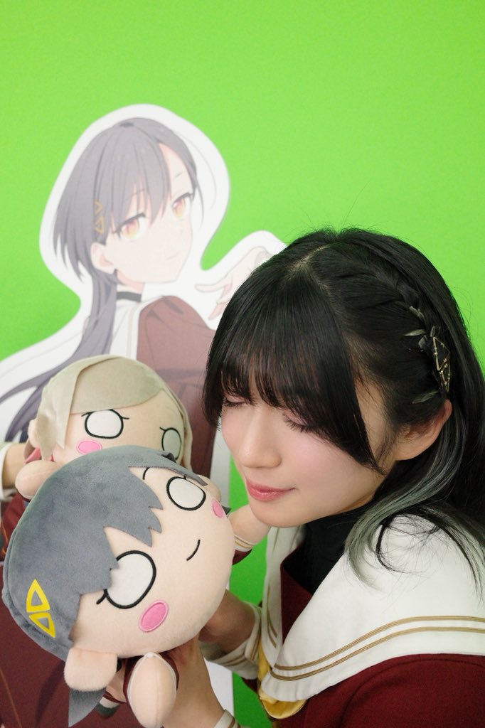 昨天的生放送，莲的30厘米趴趴要来了，钱包又要空了。