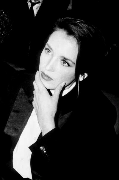 1982年，伊莎贝尔·阿佳妮在《如火如荼》首映礼上