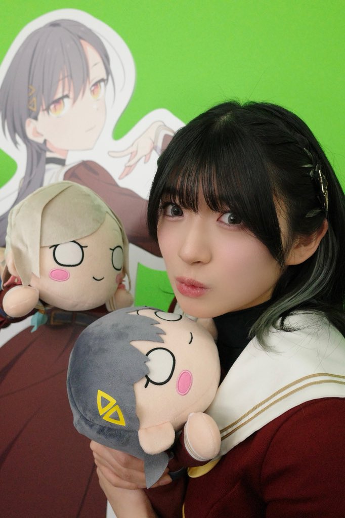 昨天的生放送，莲的30厘米趴趴要来了，钱包又要空了。