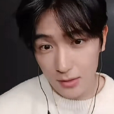 他丑了不关我事 