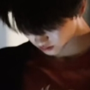 他，只是站在那里，气功，就赢了