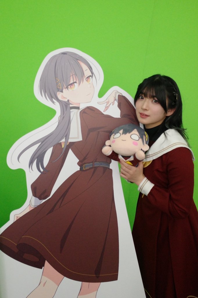 昨天的生放送，莲的30厘米趴趴要来了，钱包又要空了。