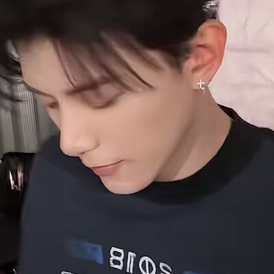 截的时候一直在吐槽发型